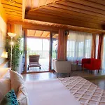 Marine Hotel