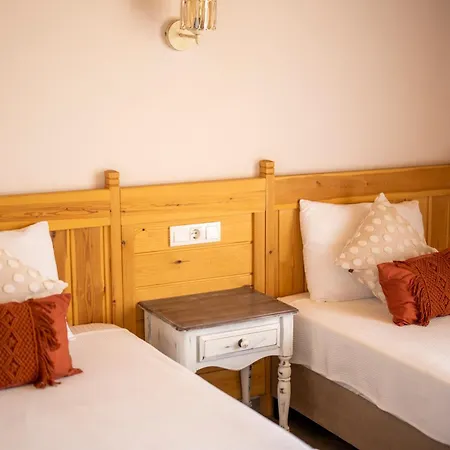 Marine Hotel