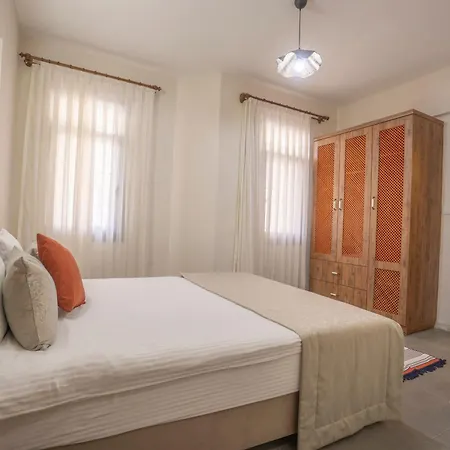 مارين فندق 4*