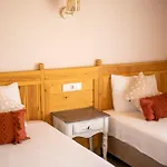 Marine Hotel